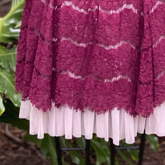 TRIXXI Clothing Company Burgundy Wine Lace Dress. 3/4 sleeves , Juniors Large - Picture 4 of 8